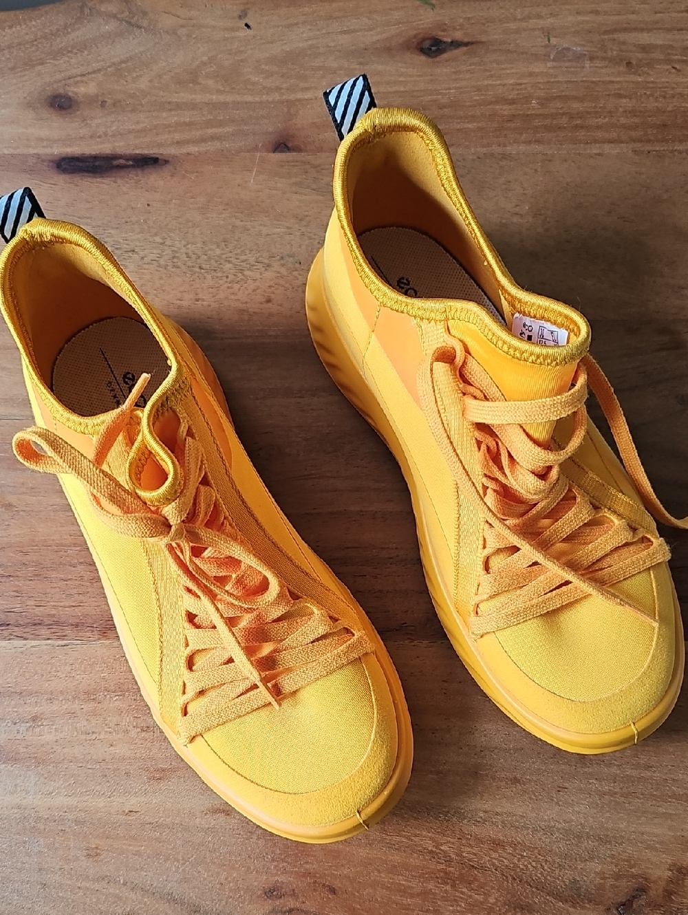 Ecco Yellow Low-Top Sneakers